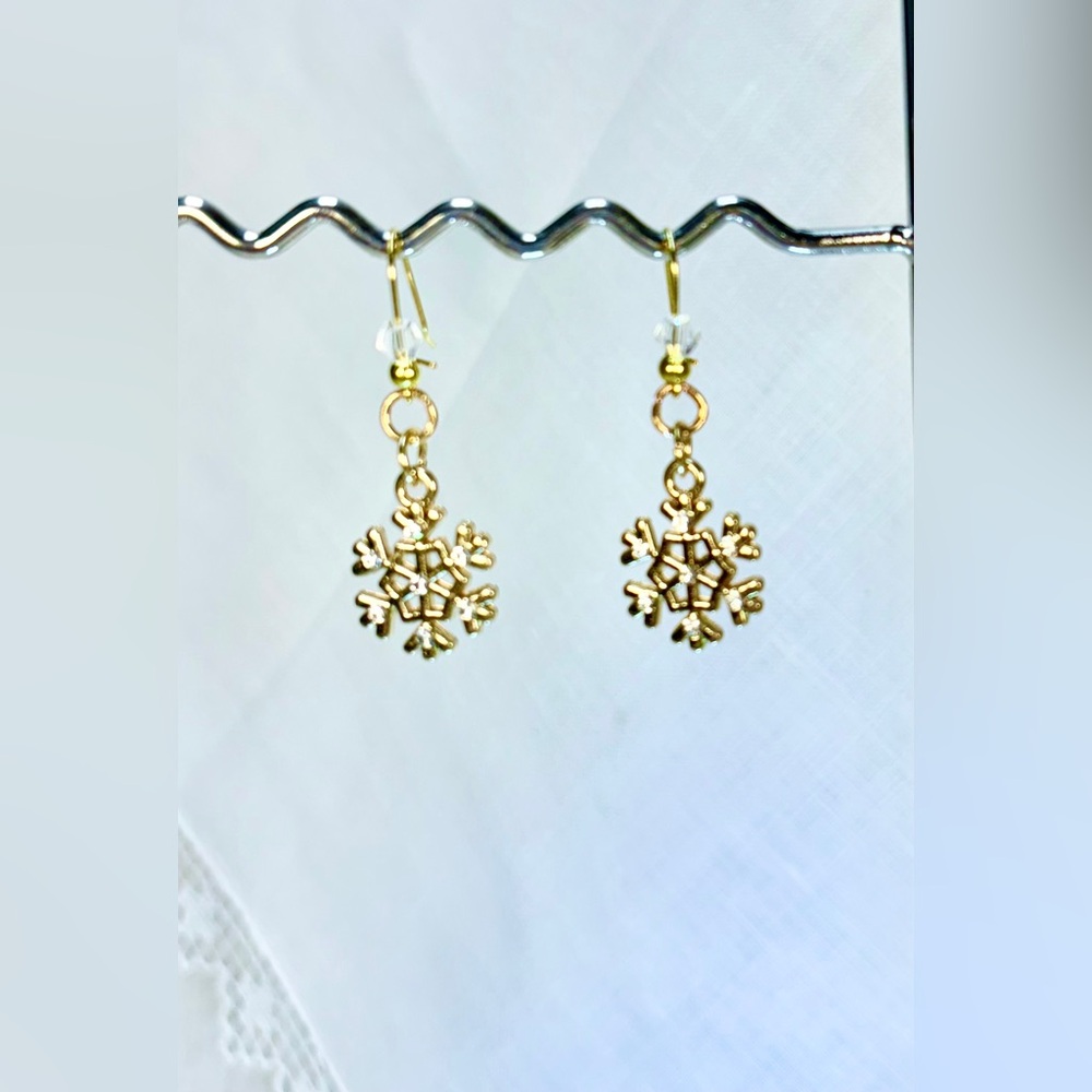 Handcrafted Women Earrings Pierced Winter Rhinestone Snowflakes in Gold Charm